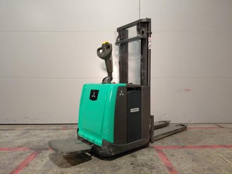 Levantador com plataforma dobrável Mitsubishi SBV12P - 4