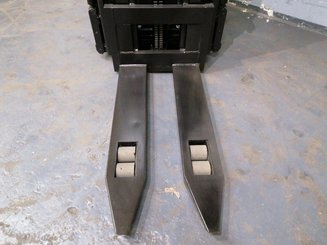 Stacker com condutor transportado Caterpillar NSR20N - 7