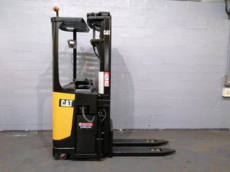 Stacker com condutor transportado Caterpillar NSR20N - 5