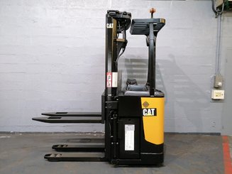 Stacker com condutor transportado Caterpillar NSR20N - 3