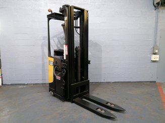 Stacker com condutor transportado Caterpillar NSR20N - 6