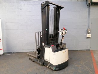 Levantador com braços circundantes Crown SHR5520-1.1