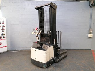 Levantador com braços circundantes Crown SHR5520-1.1