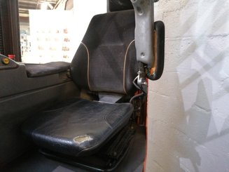 Empilhador retráctil Nissan UNS 160 - 6