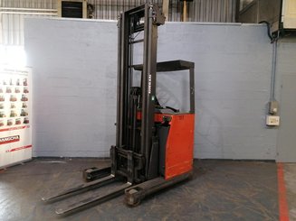 Empilhador retráctil Nissan UNS 160 - 5