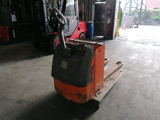 Porta-paletes eléctrico com condutor a pé OMG 316KNM - 2
