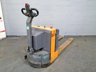 Porta-paletes eléctrico com condutor a pé OMG 330K - 4