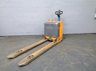 Porta-paletes eléctrico com condutor a pé OMG 330K - 1