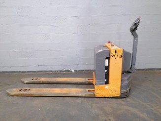 Porta-paletes eléctrico com condutor a pé OMG 330K - 5