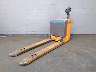 Porta-paletes eléctrico com condutor a pé OMG 330K - 6