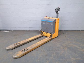 Porta-paletes eléctrico com condutor a pé OMG 330K - 6