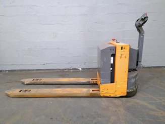 Porta-paletes eléctrico com condutor a pé OMG 330K - 5