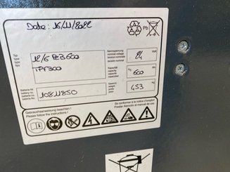 Porta-paletes eléctrico com condutor transportado Mitsubishi PBF20N3R Fourches 2400mm