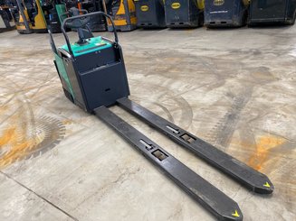 Porta-paletes eléctrico com condutor transportado Mitsubishi PBF20N3R Fourches 2400mm