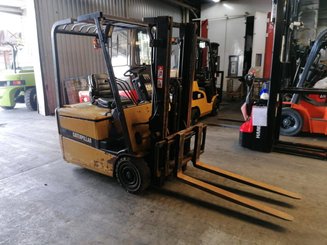 Empilhador de contrapeso 3 rodas Caterpillar EP16 KT - 1