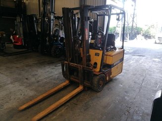 Empilhador de contrapeso 3 rodas Caterpillar EP16 KT - 3