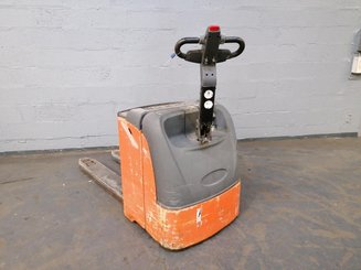 Porta-paletes eléctrico com condutor a pé OMG 316KN - 2