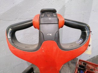 Stacker com condutor a pé Fenwick L16AP - 3