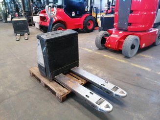 Porta-paletes eléctrico com condutor a pé Crown WP3020-2.0 - 1