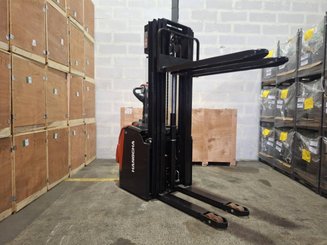 Levantador com plataforma dobrável Hangcha CDD16-AZ3S