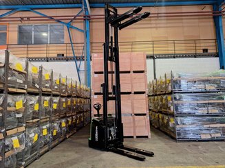 Stacker com condutor a pé Hangcha CDD16-AC1-LI