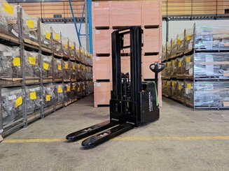 Stacker com condutor a pé Hangcha CDD16-AC1-LI