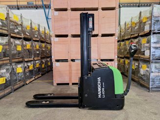 Stacker com condutor a pé Hangcha CDD16-AC1-LI