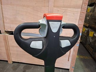 Stacker com condutor a pé Hangcha CDD16-AC1-LI