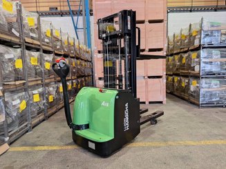 Stacker com condutor a pé Hangcha CDD16-AC1-LI