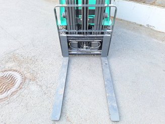 Empilhador de contrapeso 4 rodas Mitsubishi FG15N