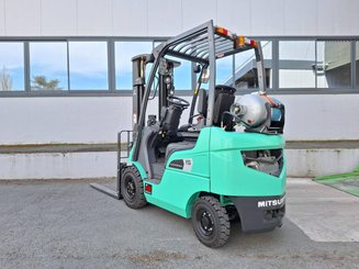 Empilhador de contrapeso 4 rodas Mitsubishi FG15N
