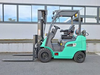 Empilhador de contrapeso 4 rodas Mitsubishi FG15N