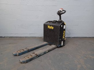 Porta-paletes eléctrico com condutor a pé Yale MP20 AC