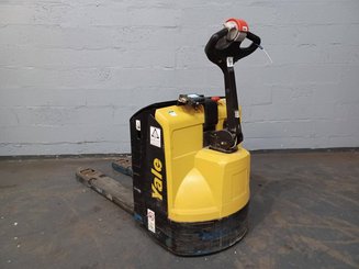 Porta-paletes eléctrico com condutor a pé Yale MP20 AC