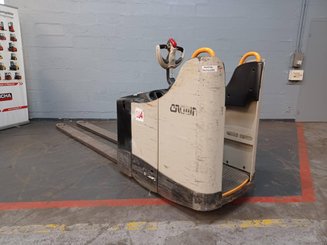 Porta-paletes eléctrico com condutor transportado Crown WT3040-20 - 2