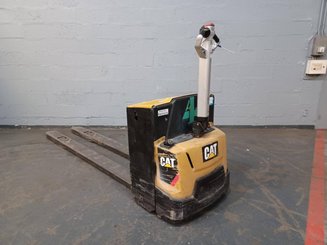 Porta-paletes eléctrico com condutor a pé Caterpillar NPP20N2