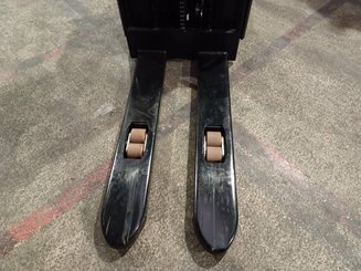 Stacker com condutor a pé Hangcha CDD12-AEC2