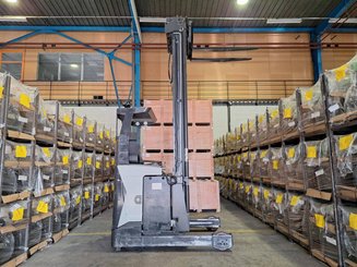 Empilhador retráctil UniCarriers UHD-200-DTFVXF-955