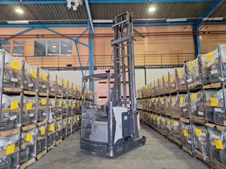 Empilhador retráctil UniCarriers UHD-200-DTFVXF-955