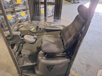 Empilhador retráctil UniCarriers UHD-200-DTFVXF-955