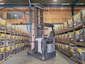 Empilhador retráctil UniCarriers UHD-200-DTFVXF-955
