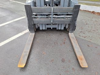 Empilhador multidireccional AMLIFT AGILIFT 4000E