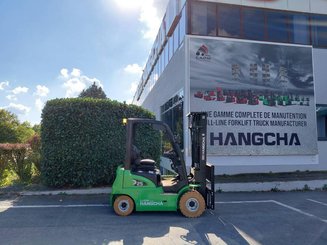 Empilhador de contrapeso 4 rodas Hangcha XC25i