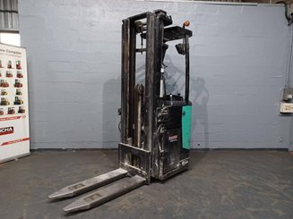 Stacker com condutor transportado Caterpillar NSR20N