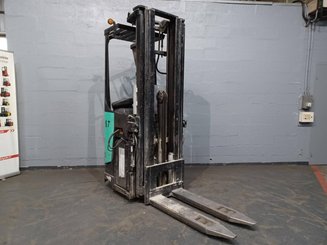 Stacker com condutor transportado Caterpillar NSR20N