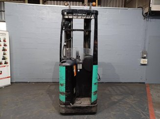 Stacker com condutor transportado Caterpillar NSR20N