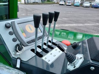 Empilhador multidireccional Combilift CBE3000 - 11