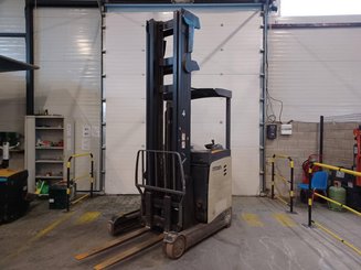 Empilhador retráctil Crown ESR5260-1.4