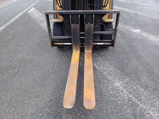 Empilhador de contrapeso 4 rodas Caterpillar EP25K