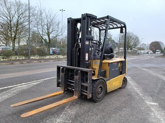 Empilhador de contrapeso 4 rodas Caterpillar EP25K